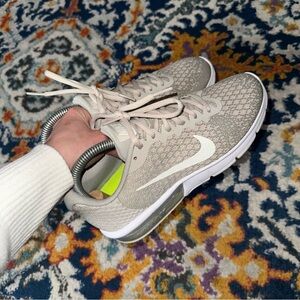 Nike Air Max Sequent 2 Pale Grey/ Bone Knit Sneakers Women's 852465-01 Size 8